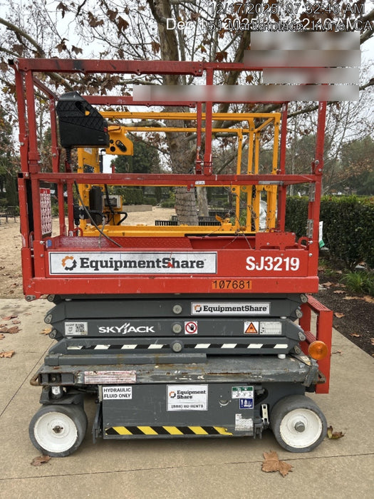 2020 Skyjack SJIII-3219 Solid NM Tires, Half height spring hinged entry gate, Dual Beacons, 800W Inverter