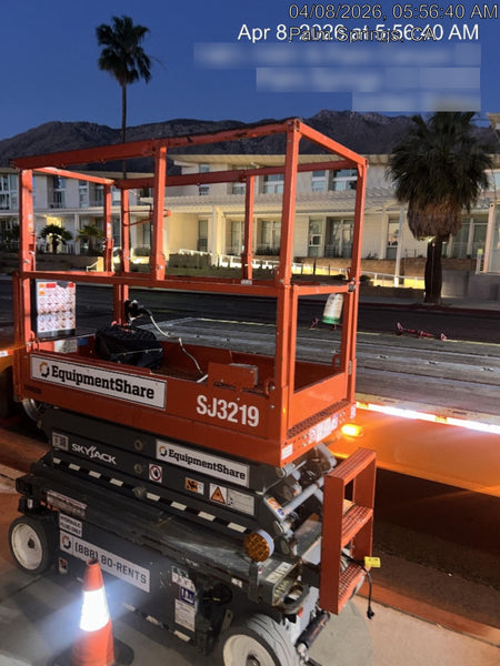 2020 Skyjack SJIII-3219 Solid NM Tires, Half height spring hinged entry gate, Dual Beacons, 800W Inverter