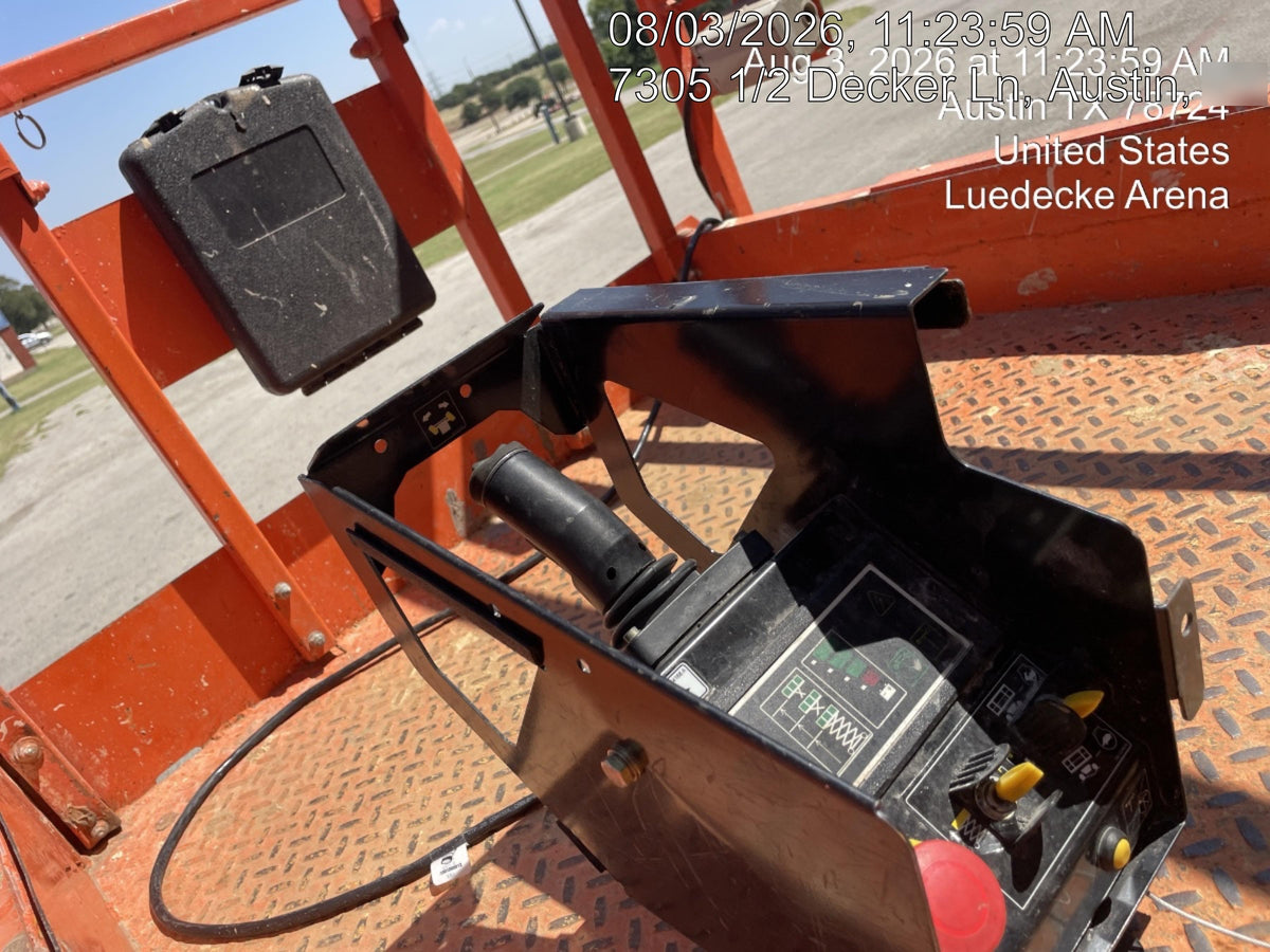 2022 JLG ES3246