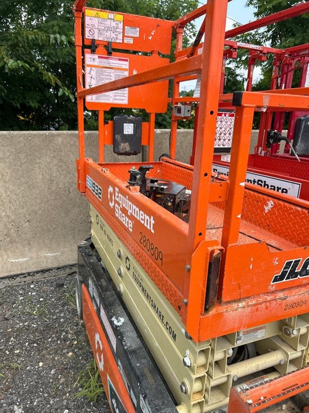 2022 JLG ES1932