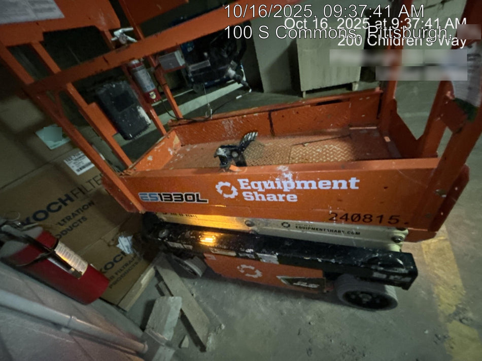 2022 JLG ES1330L