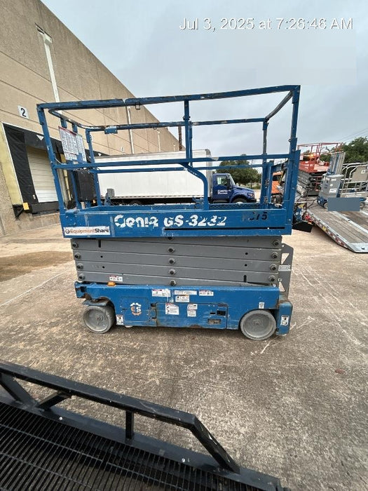 2017 Genie GS-3232 Genie GS3232 Lift w/Folding Rails and Swing Gate