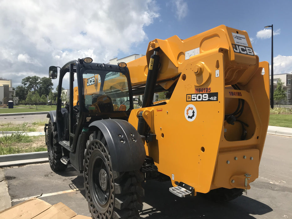 2020 JCB 509-42 Canopy, Solid Tires, Work Lights, Beacon, Aux Hydraulics, Back up Alarm, Lifting Eye, ES Decals