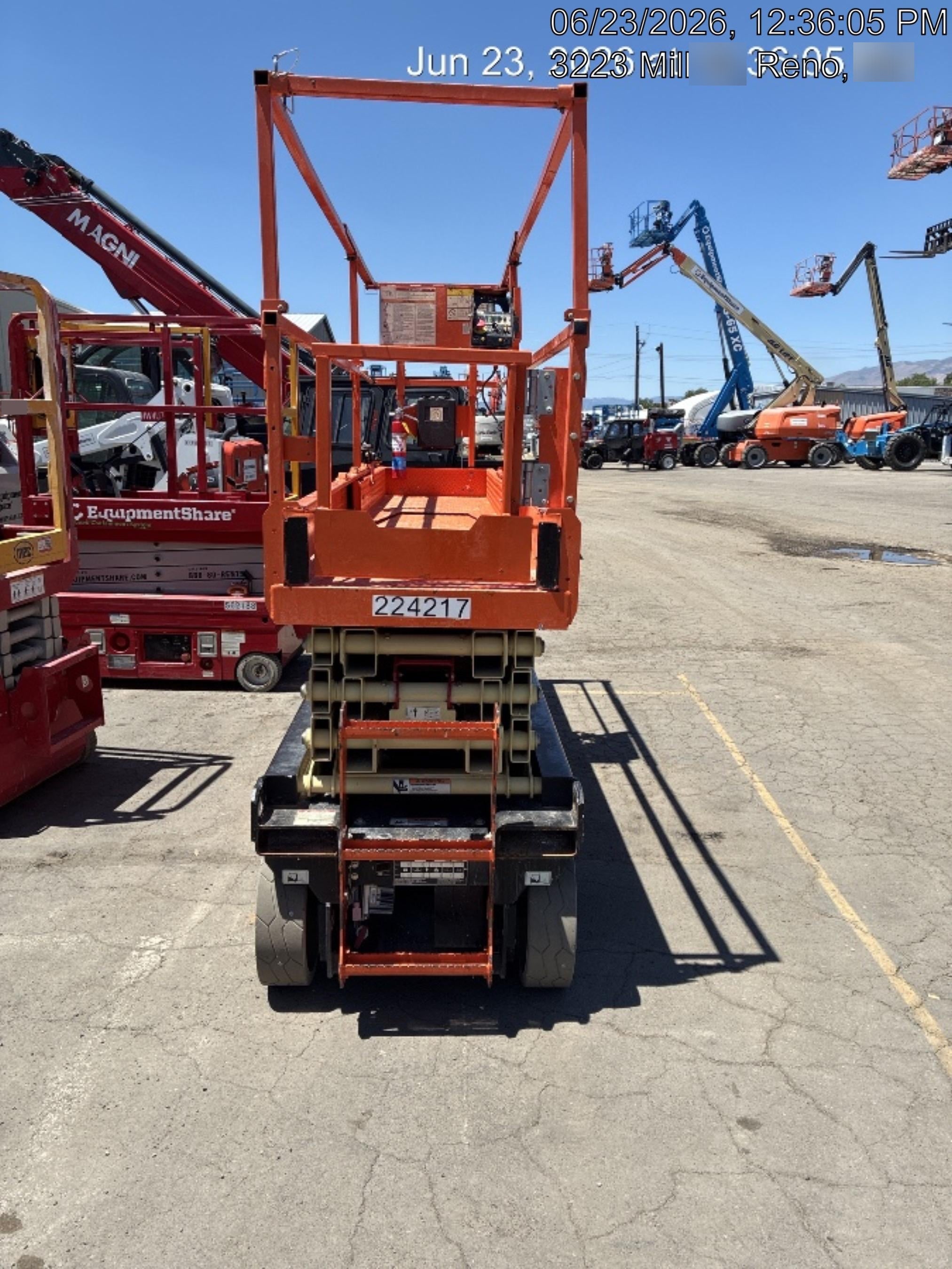 2022 JLG ES2632