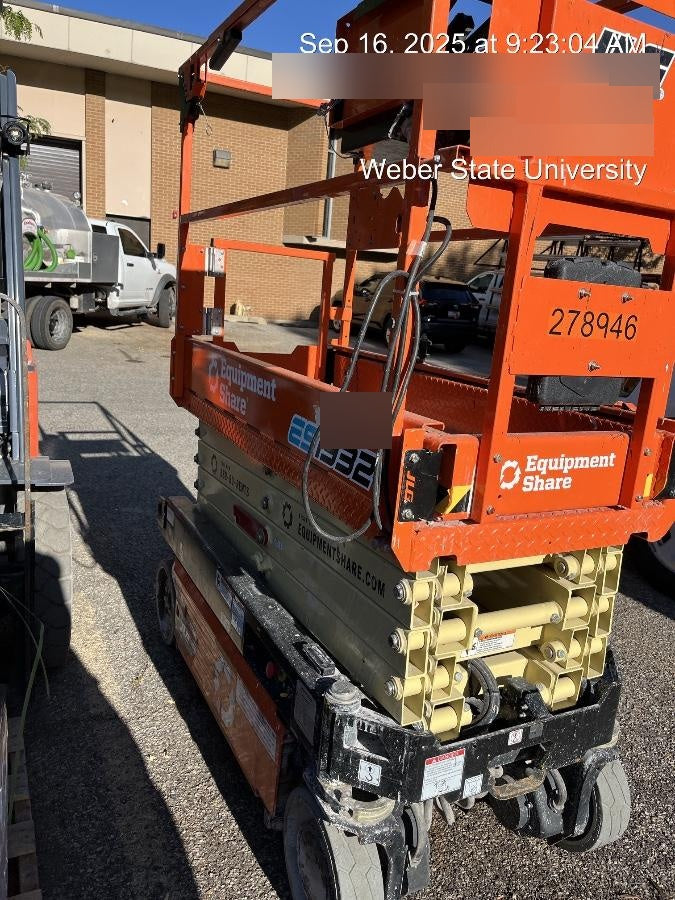 2022 JLG ES1932