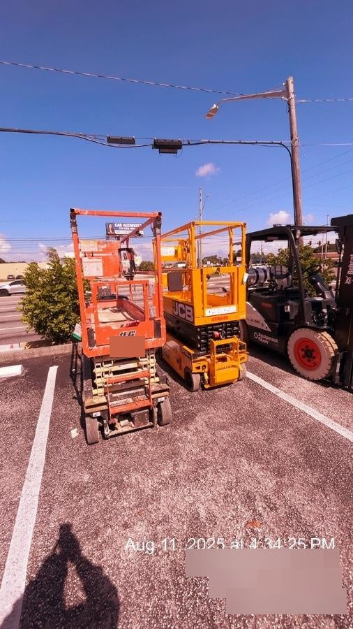 2022 JLG ES1932