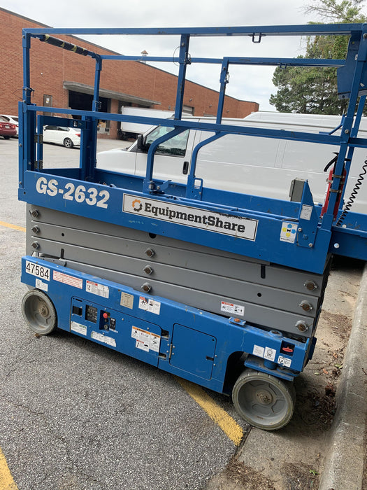 2019 Genie GS-2632 Folding rails with half height swing gate