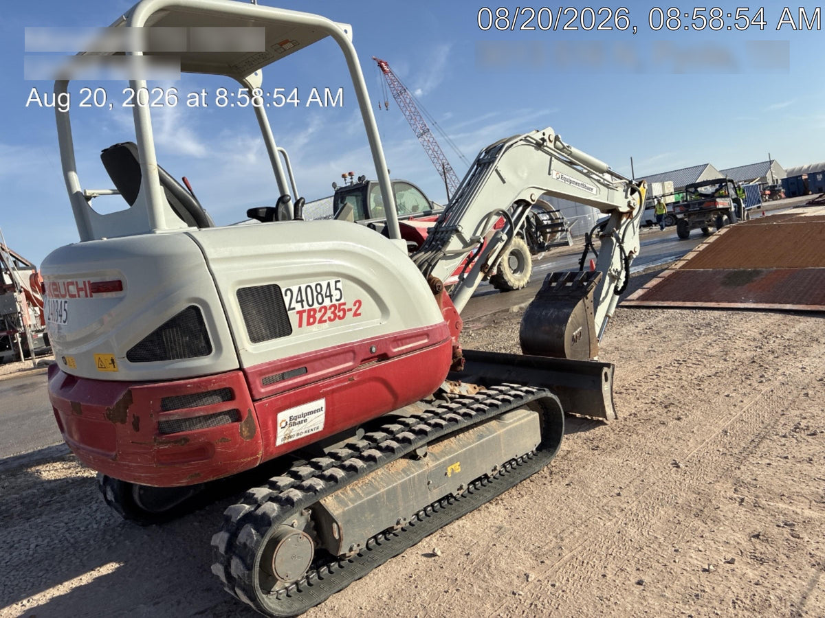2022 TAKEUCHI TB235-2R
