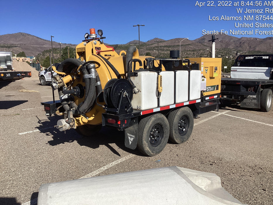 2021 Vac-Tron LP573XDT 500 Gallon Debris Tank w/ Hydraulic Tilt, two (2) 100 Gallon Water Tanks, Low Profile Torsion Axles (12,000 GVWR)
