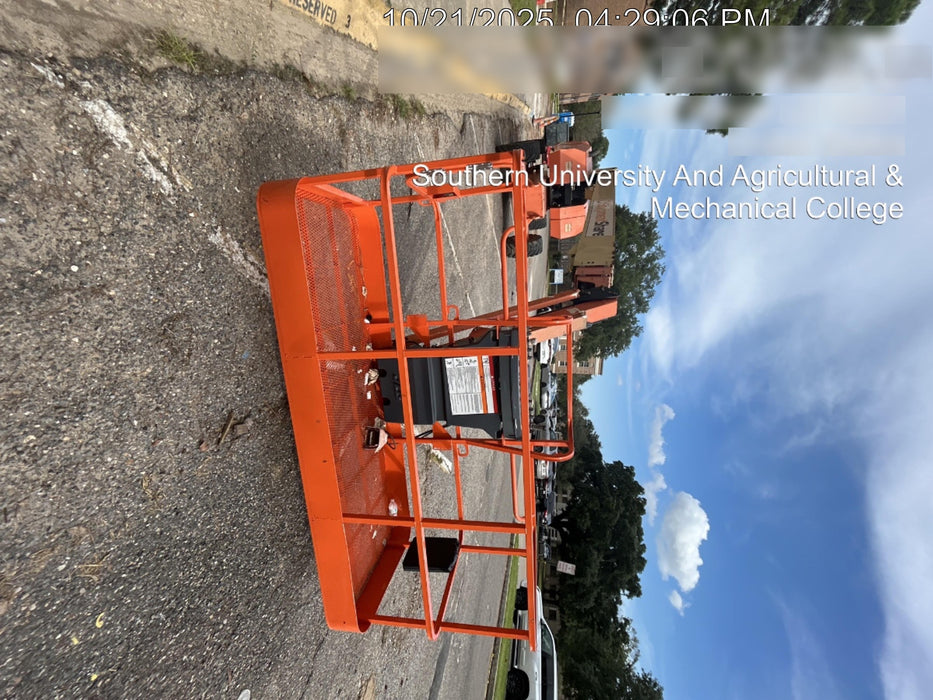 2019 JLG 860SJ