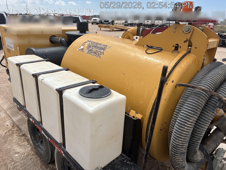 2020 Vac-Tron LP573XDT Tier 4 Kohler Diesel Engine, 500 Gallon Debris Tank w/ Hydraulic Tilt, two (2) 100 Gallon Water Tanks, Low Profile Torsion Axles (12,000 GVWR), Manual Jack Trailer