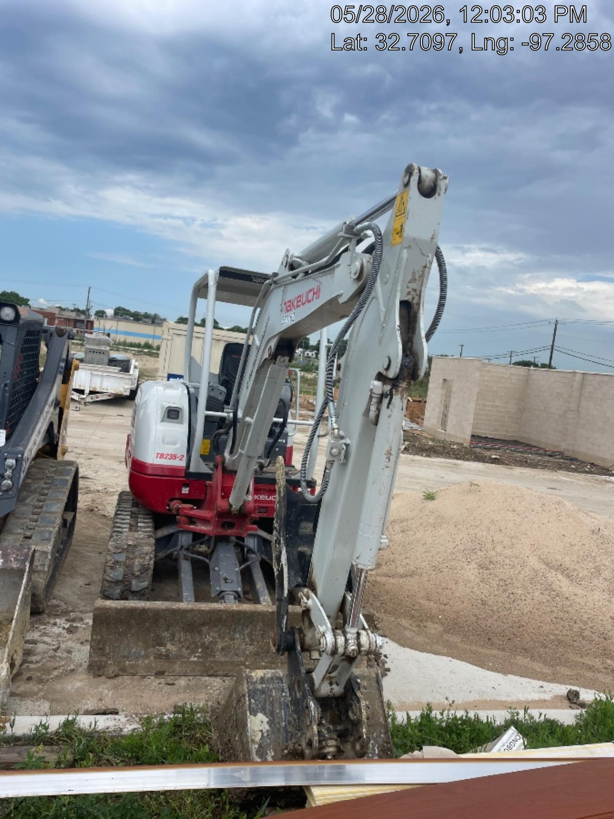 2025 TAKEUCHI TB235-2R