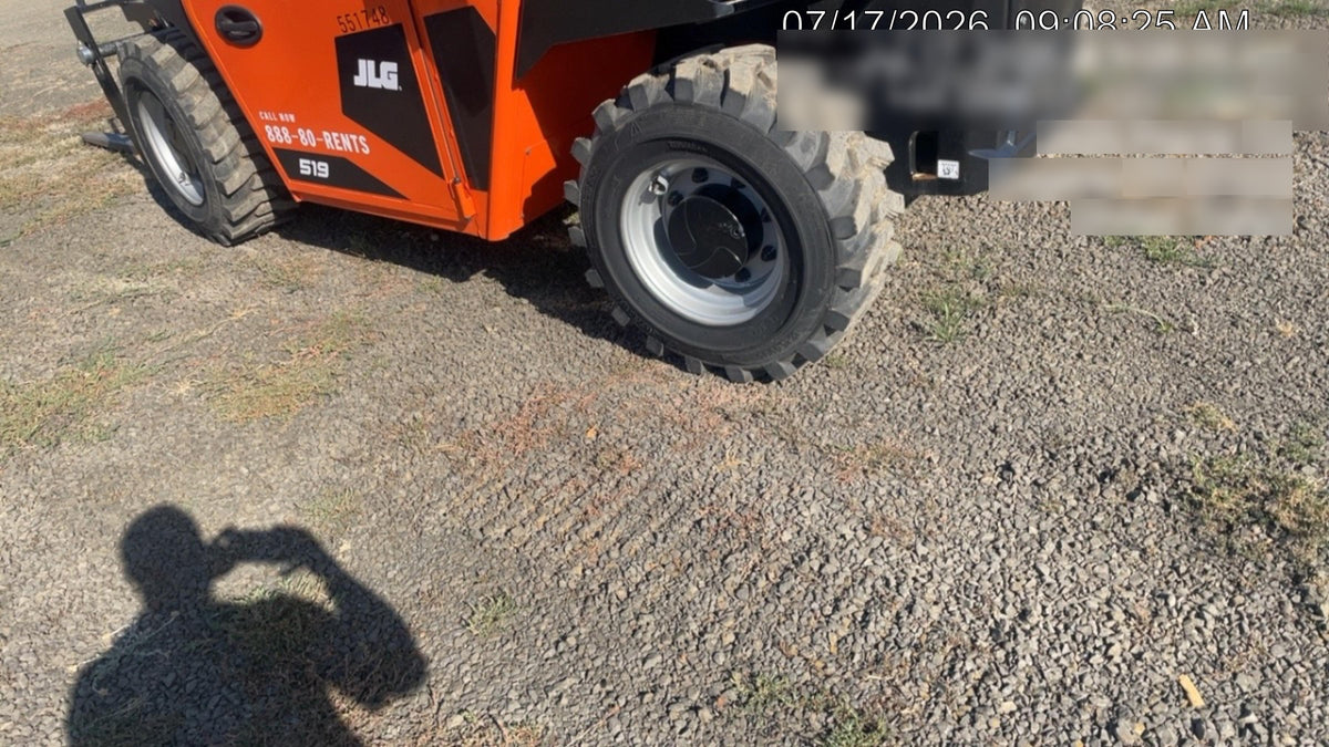 2025 JLG 519