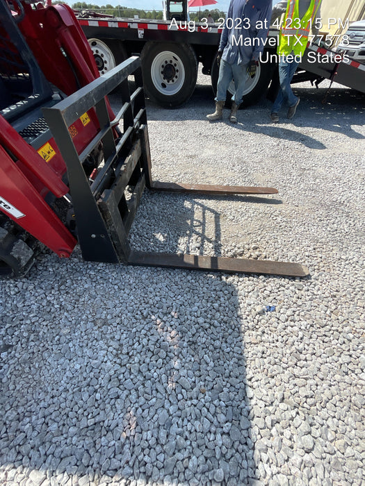 2022 ARROW MATERIAL HANDLING 60" Pallet Forks - Arrow