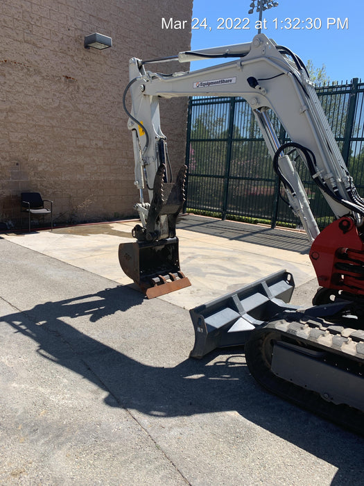 2021 DOOSAN 30" Bucket - Doosan