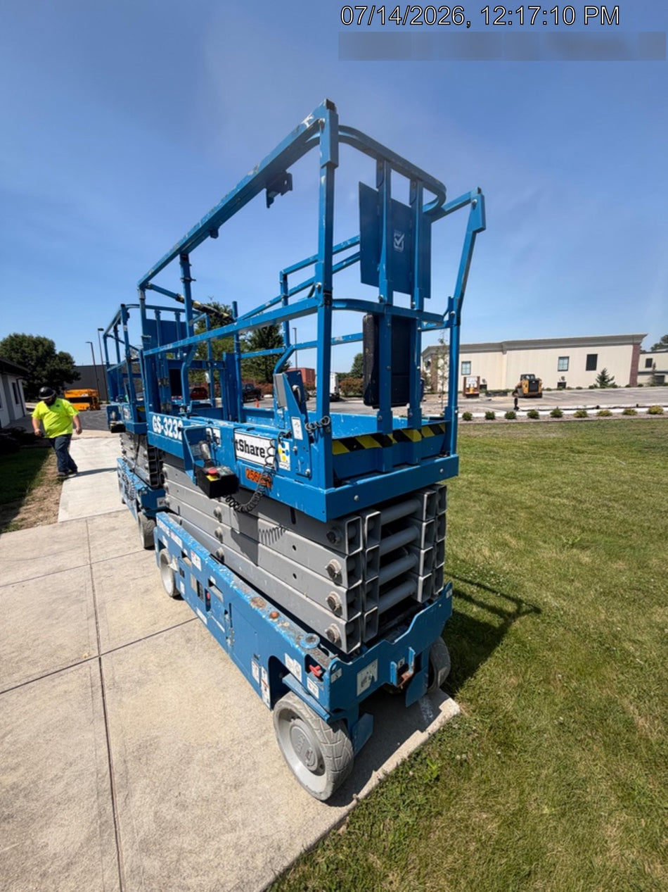 2022 GENIE GS-3232