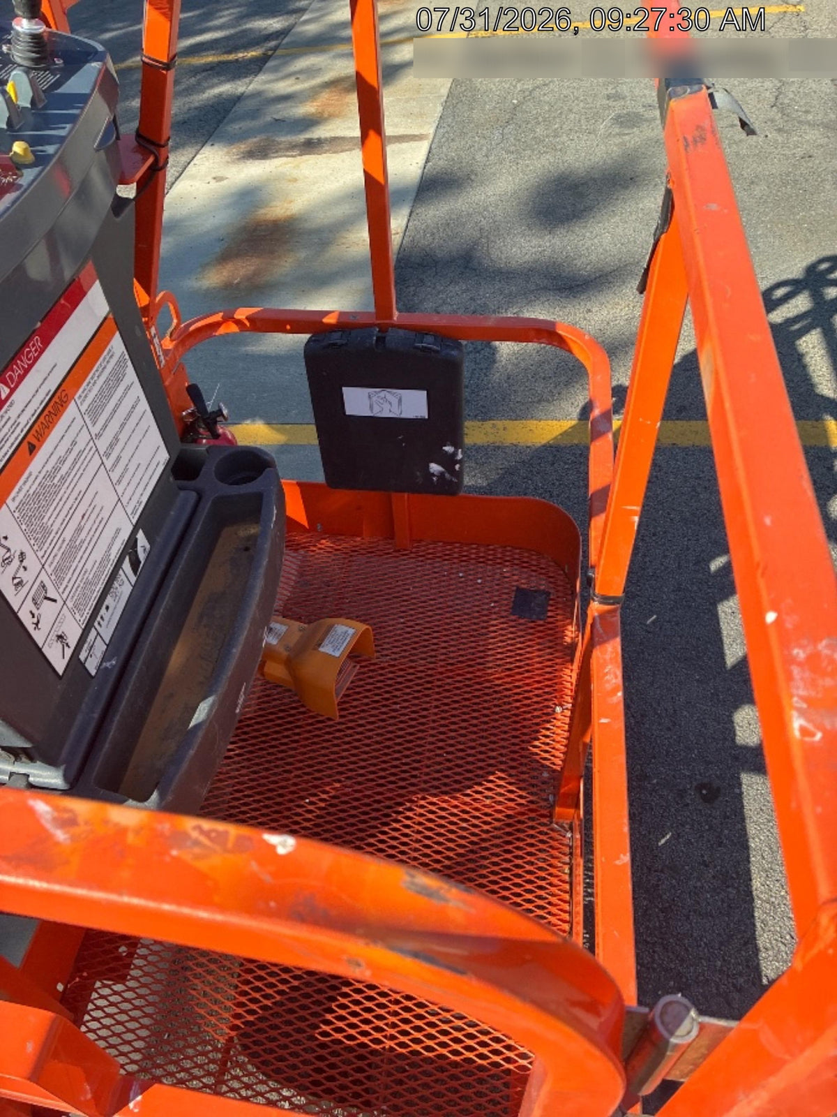 2025 JLG E300AJP