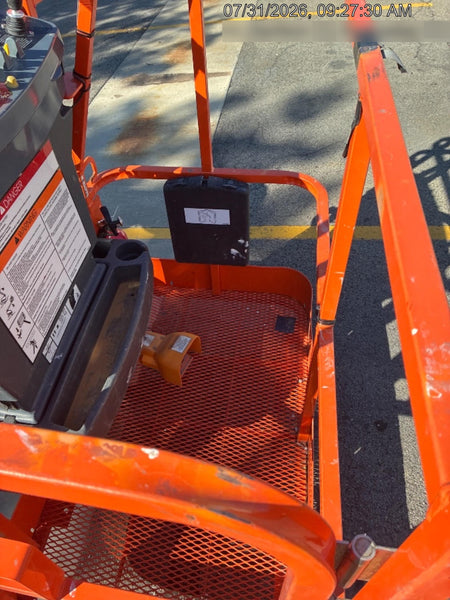 2025 JLG E300AJP