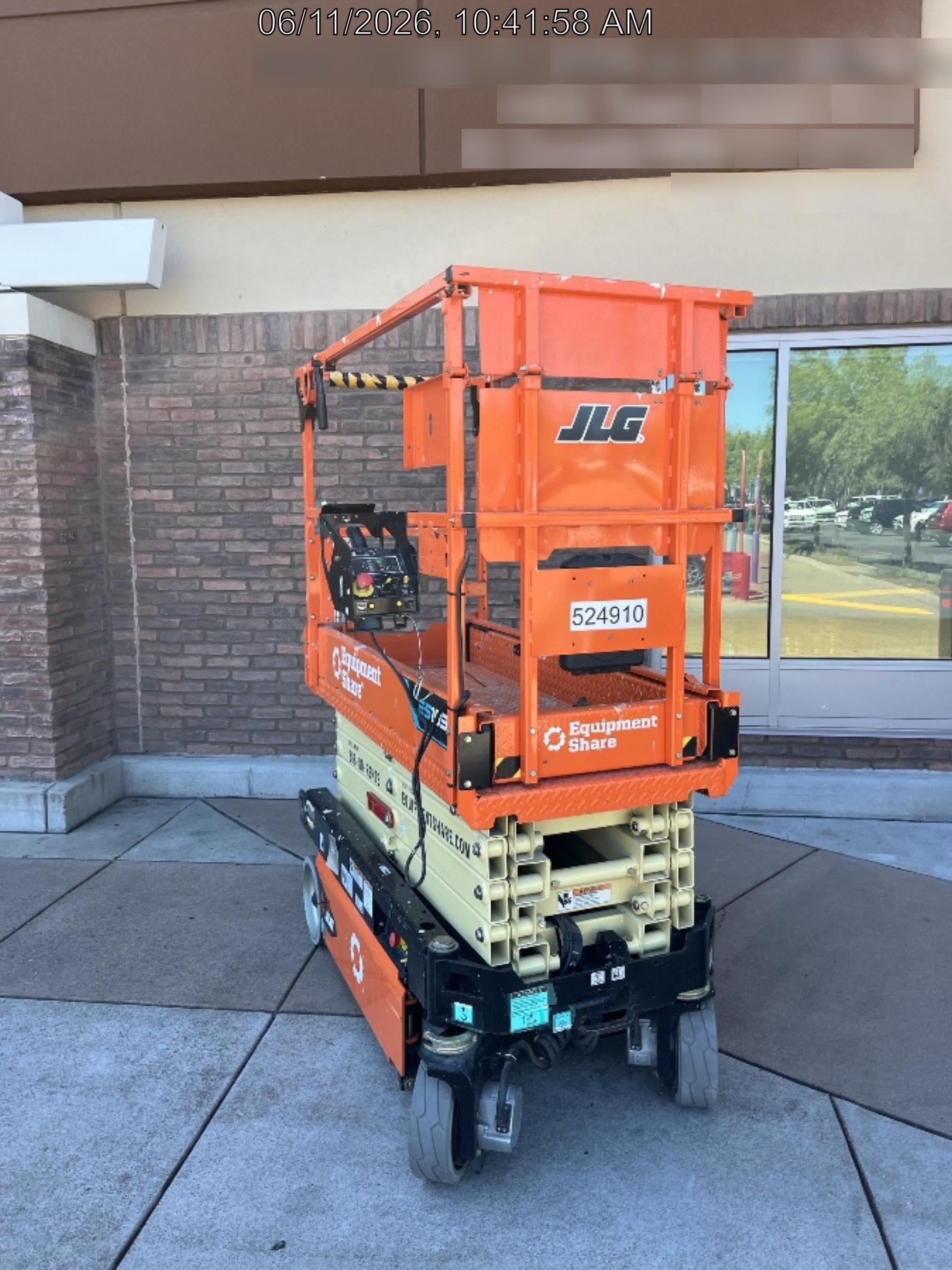 2025 JLG ES1932
