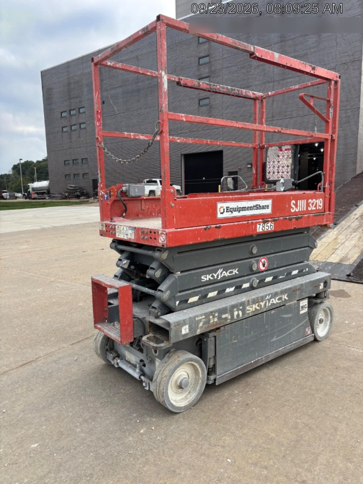 2018 Skyjack SJIII-3219 Skyjack SJIII3219 Scissor Lift w/Trojan Batteries