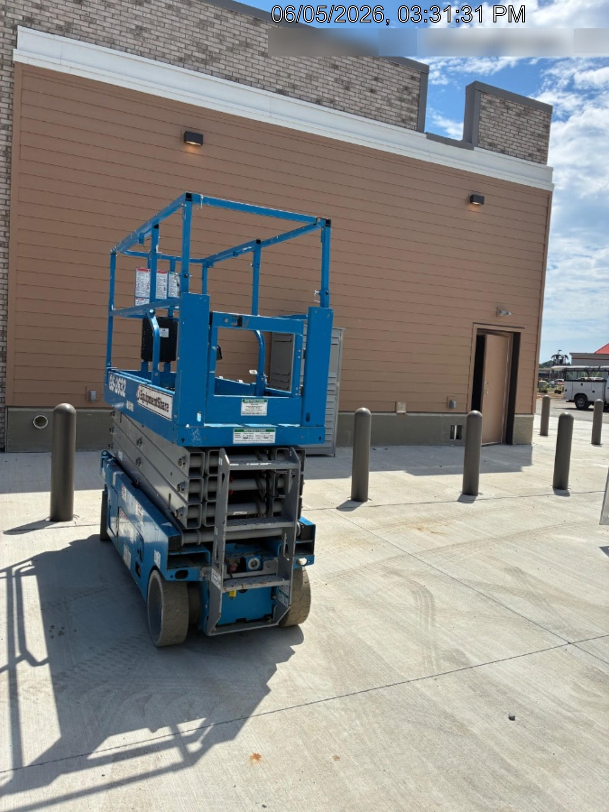 2020 Genie GS-2632 Solid NM Tires, Folding Rails with Half-Height Swing Gate, Beacon