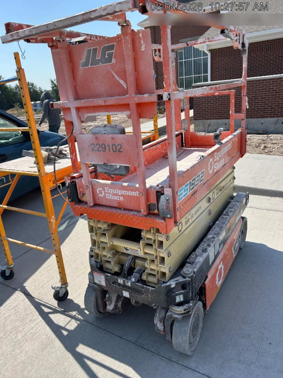 2022 JLG ES1932