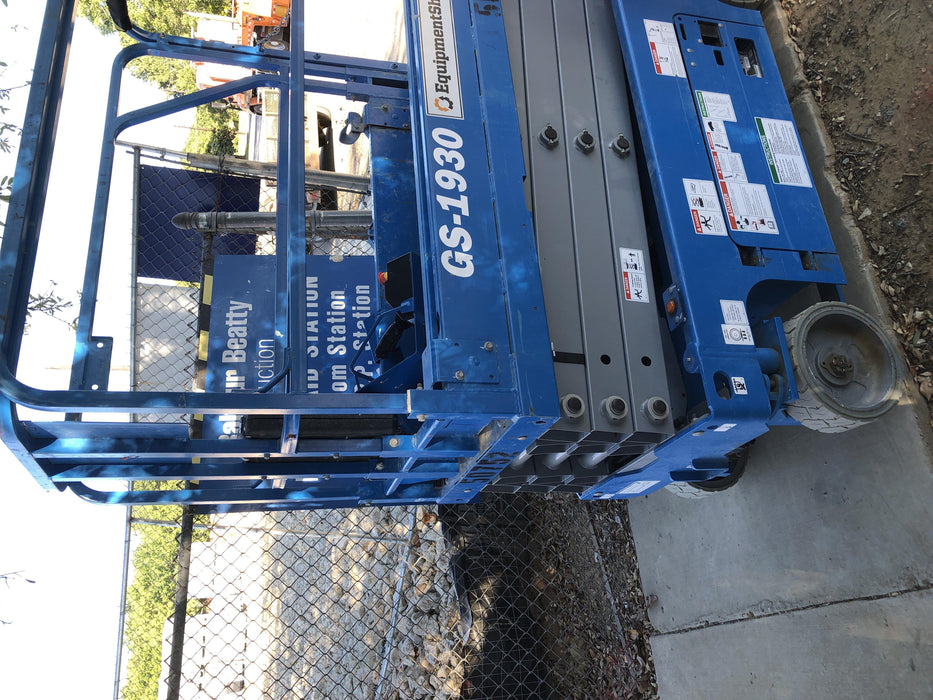 2019 Genie GS-1930 Fixed Rails with Chain Entry
