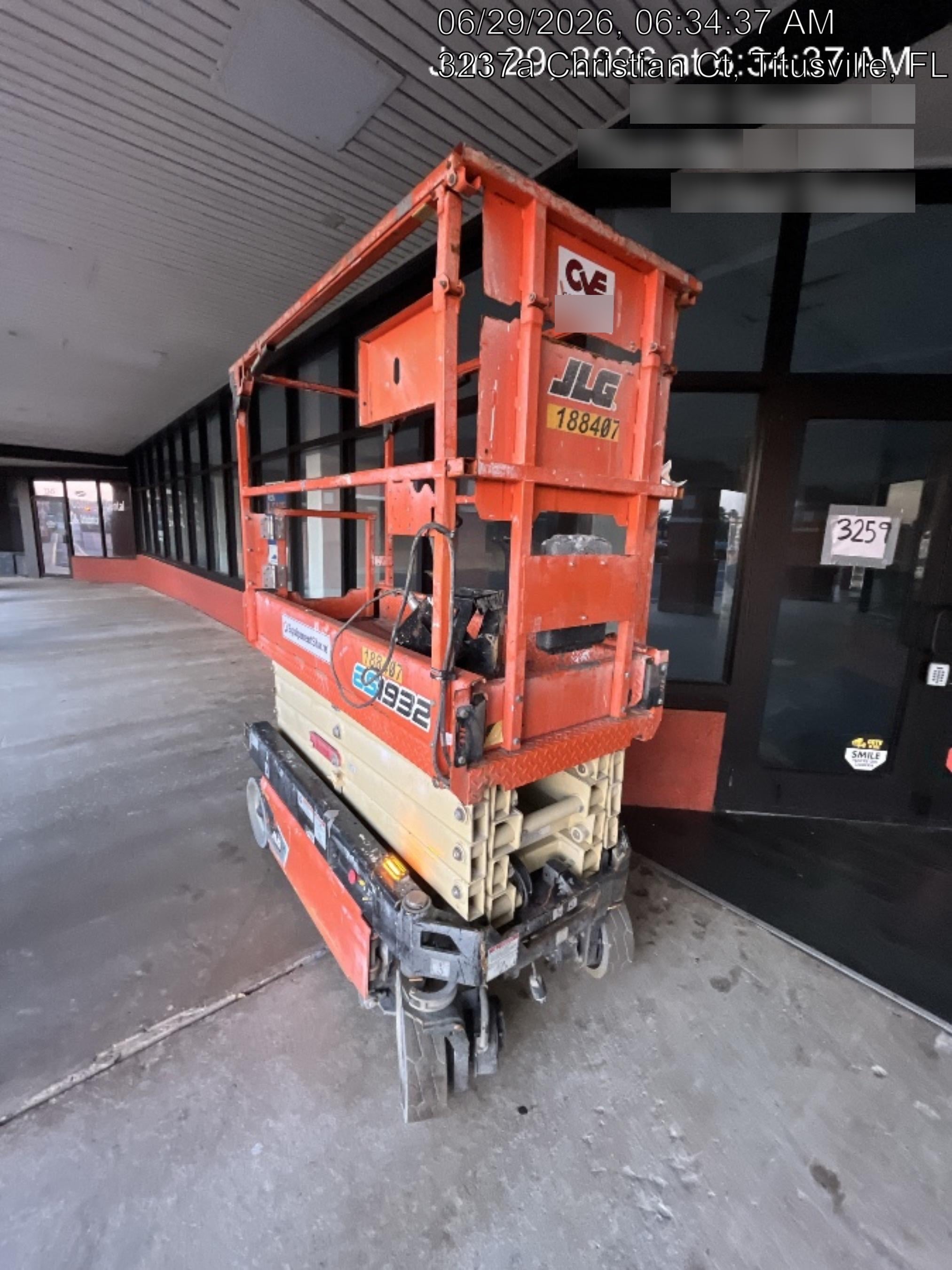 2021 JLG ES1932