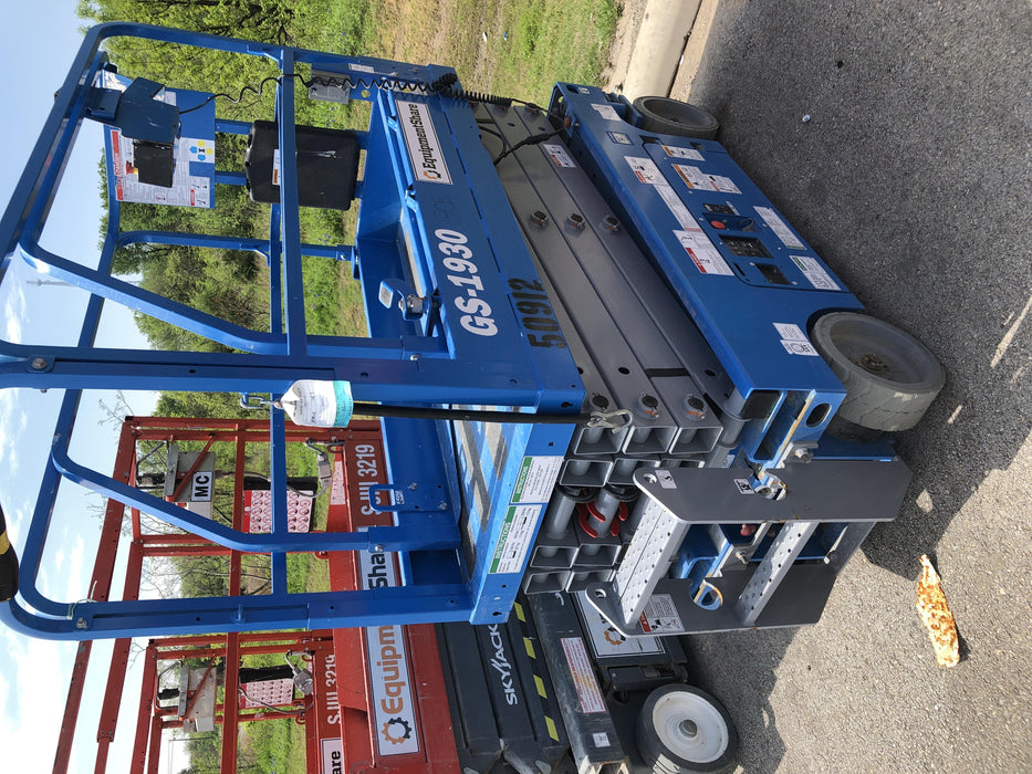 2019 Genie GS-1930 Fixed Rails with Chain Entry