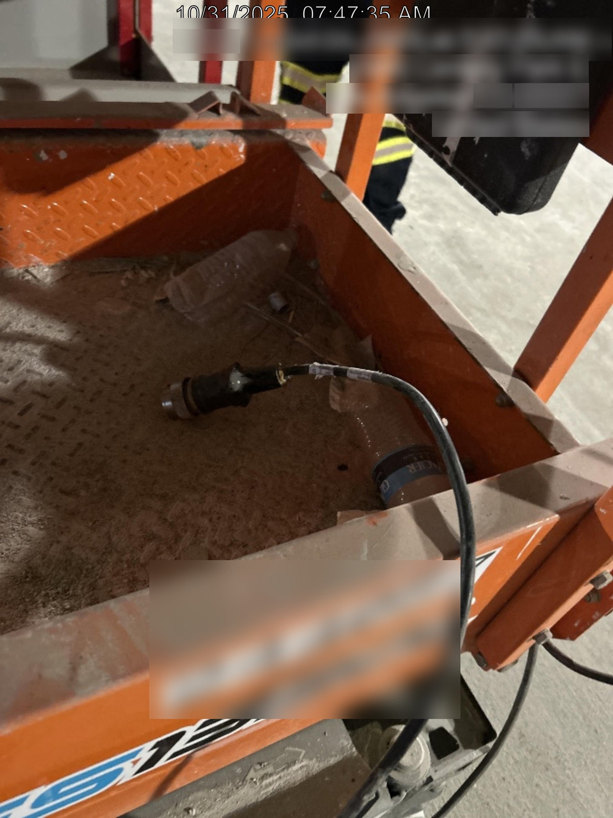 2022 JLG ES1330L
