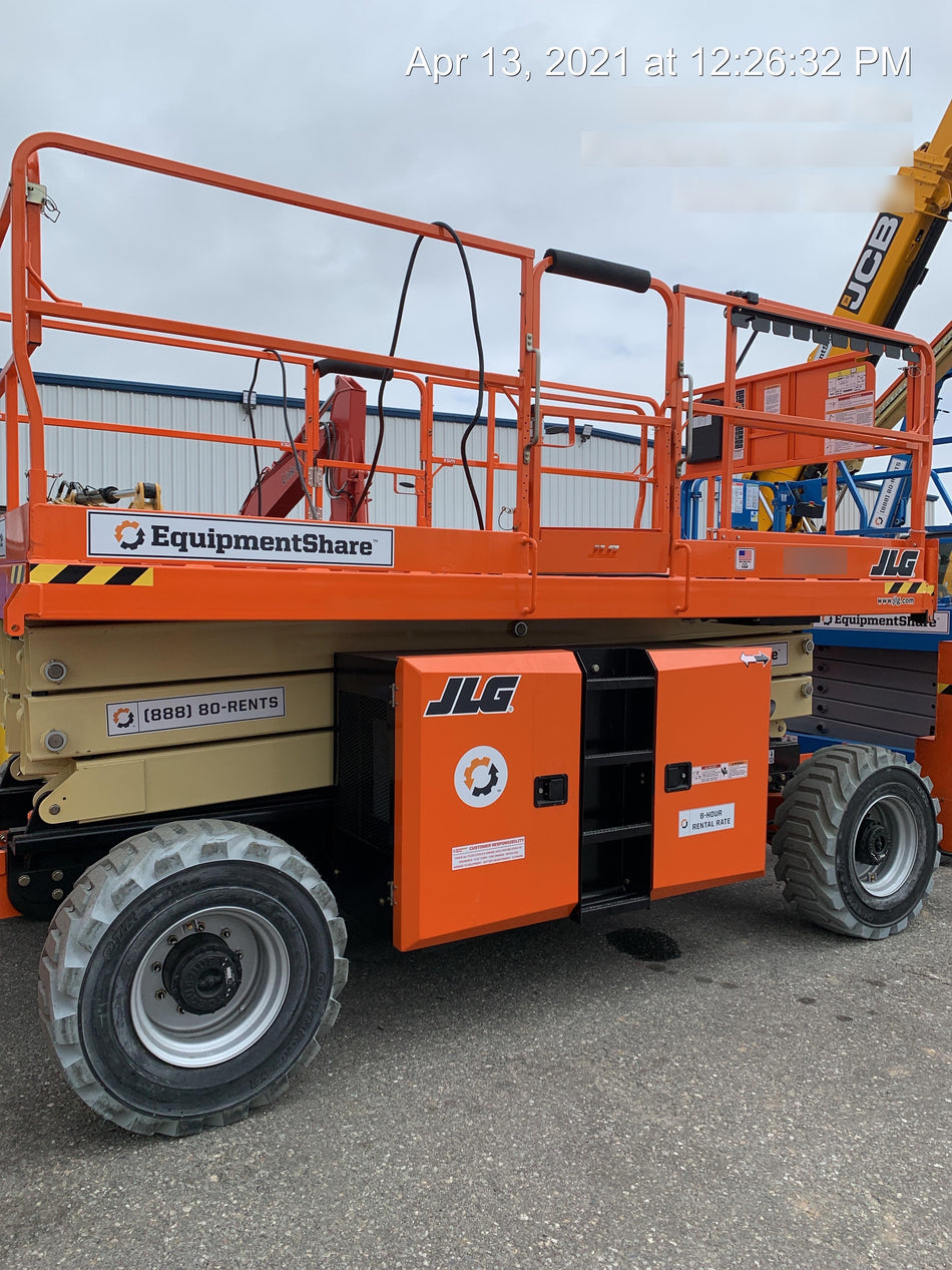 2021 JLG 330LRT