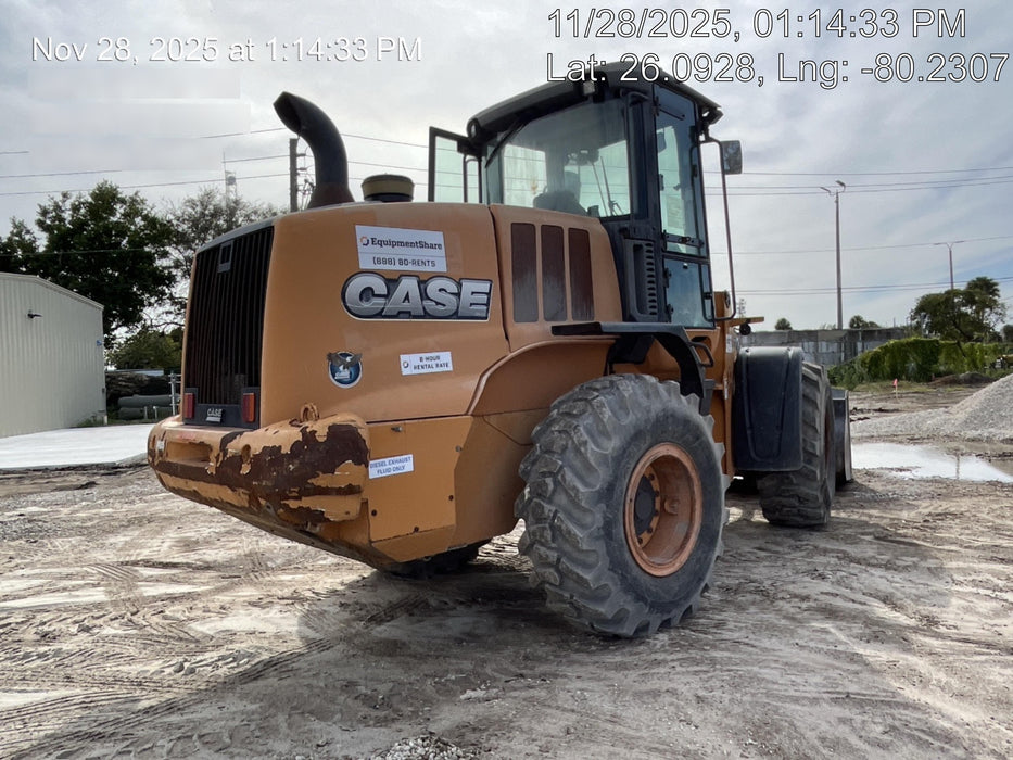 2015 Case 621F CLOSED CAB, JRB 416 STYLE HYD COUPLER