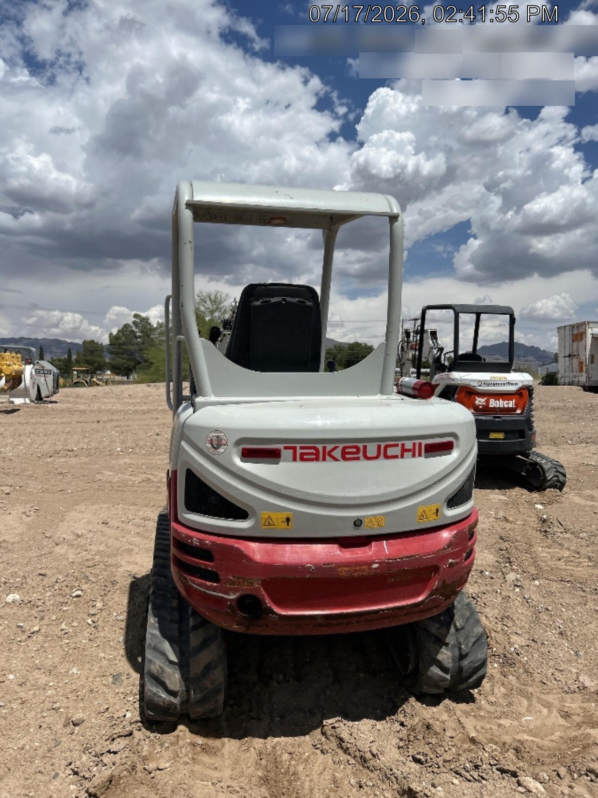 2022 TAKEUCHI TB235-2R