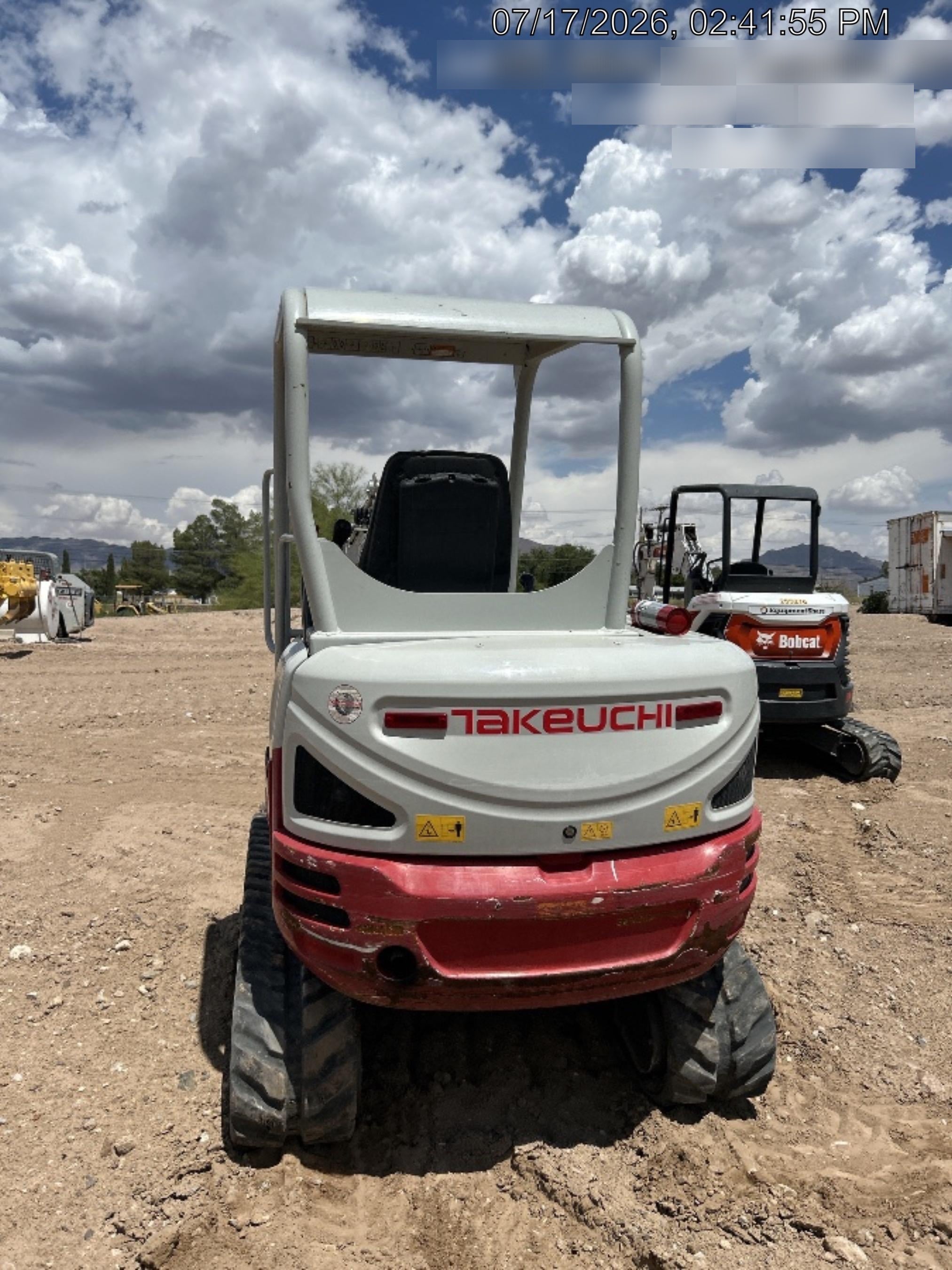 2022 TAKEUCHI TB235-2R