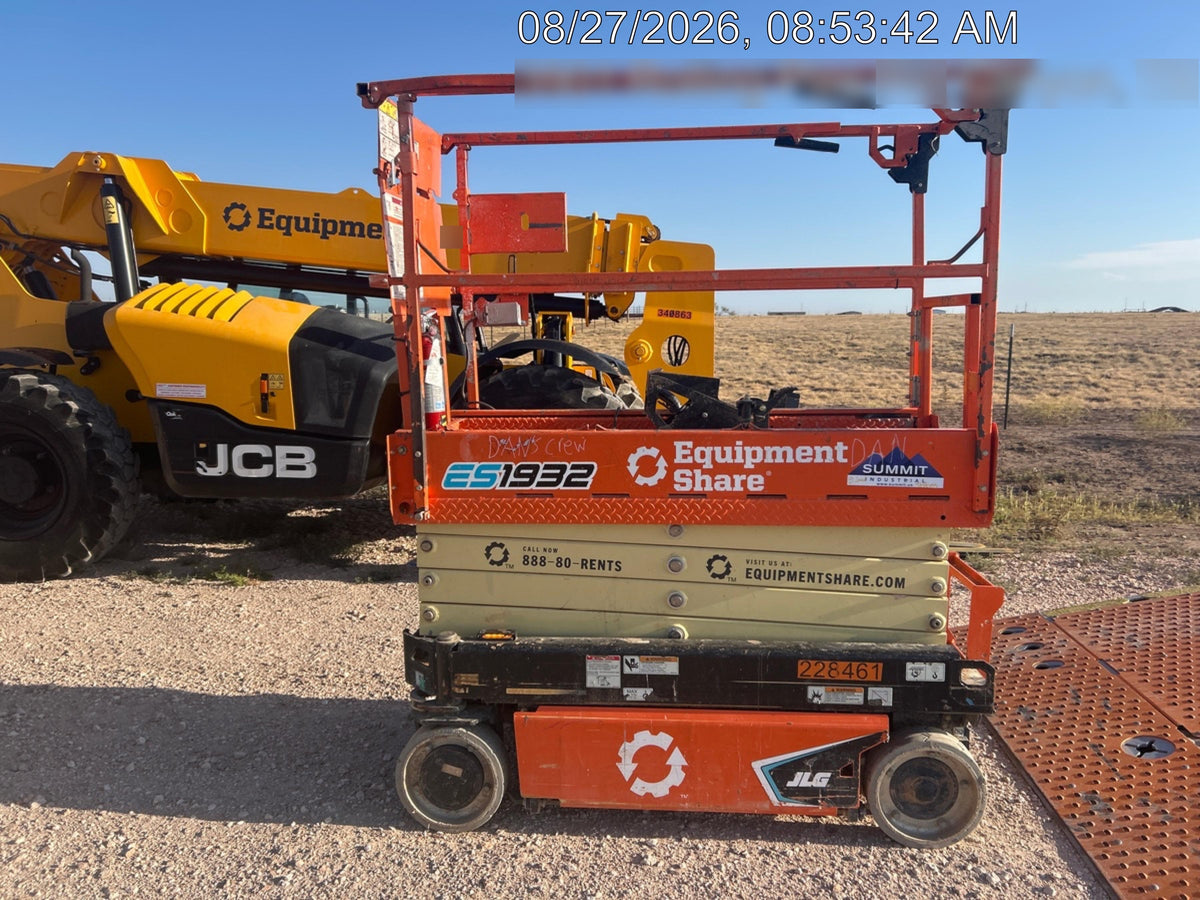 2022 JLG ES1932