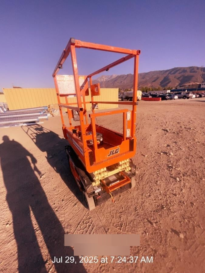 2021 JLG ES1330L