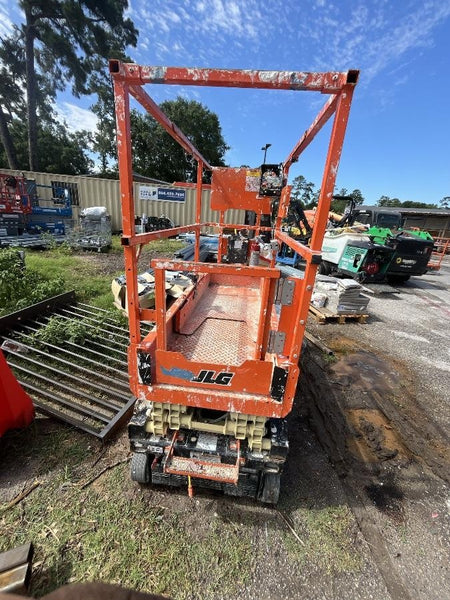 2021 JLG ES1330L