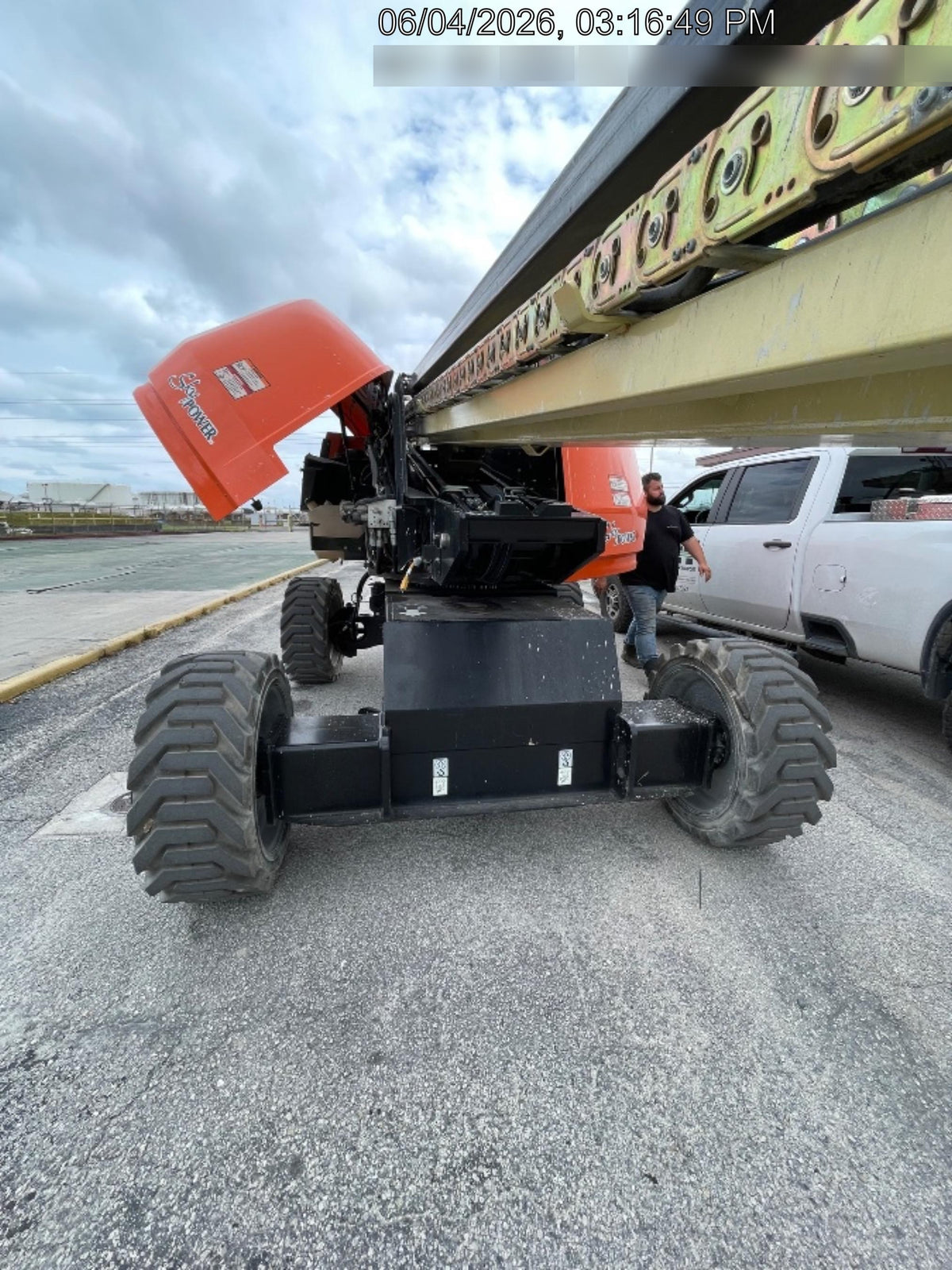 2024 JLG 660SJ