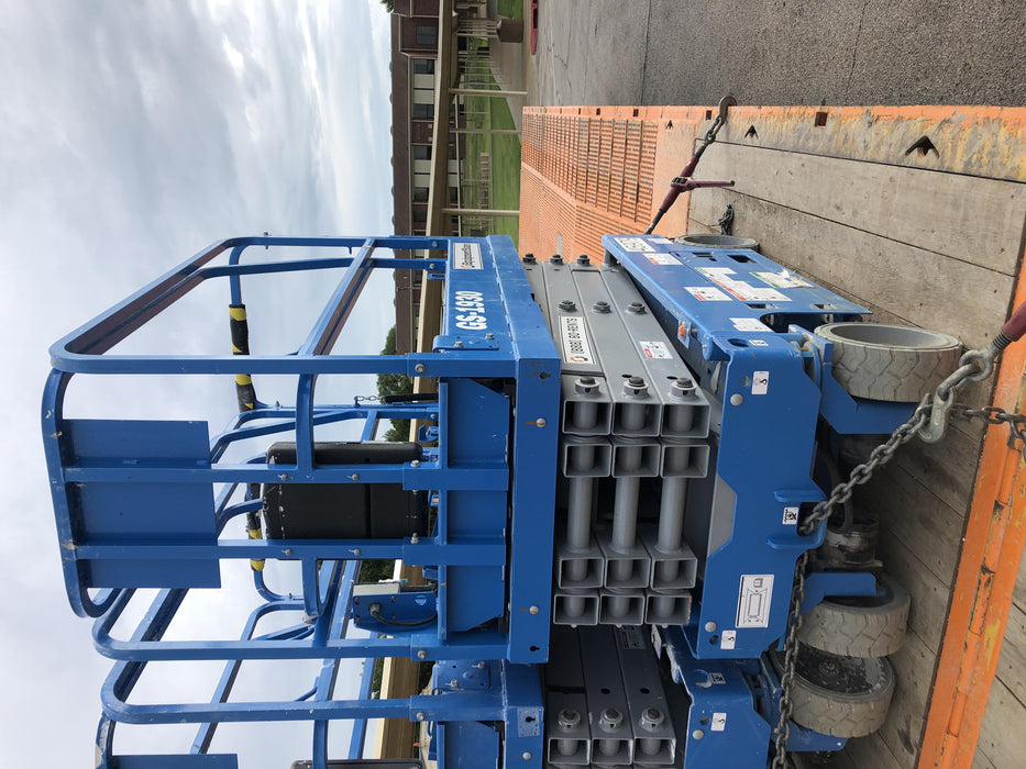 2019 Genie GS-1930 Fixed rails with chain Entry