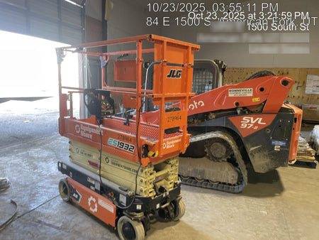 2022 JLG ES1932