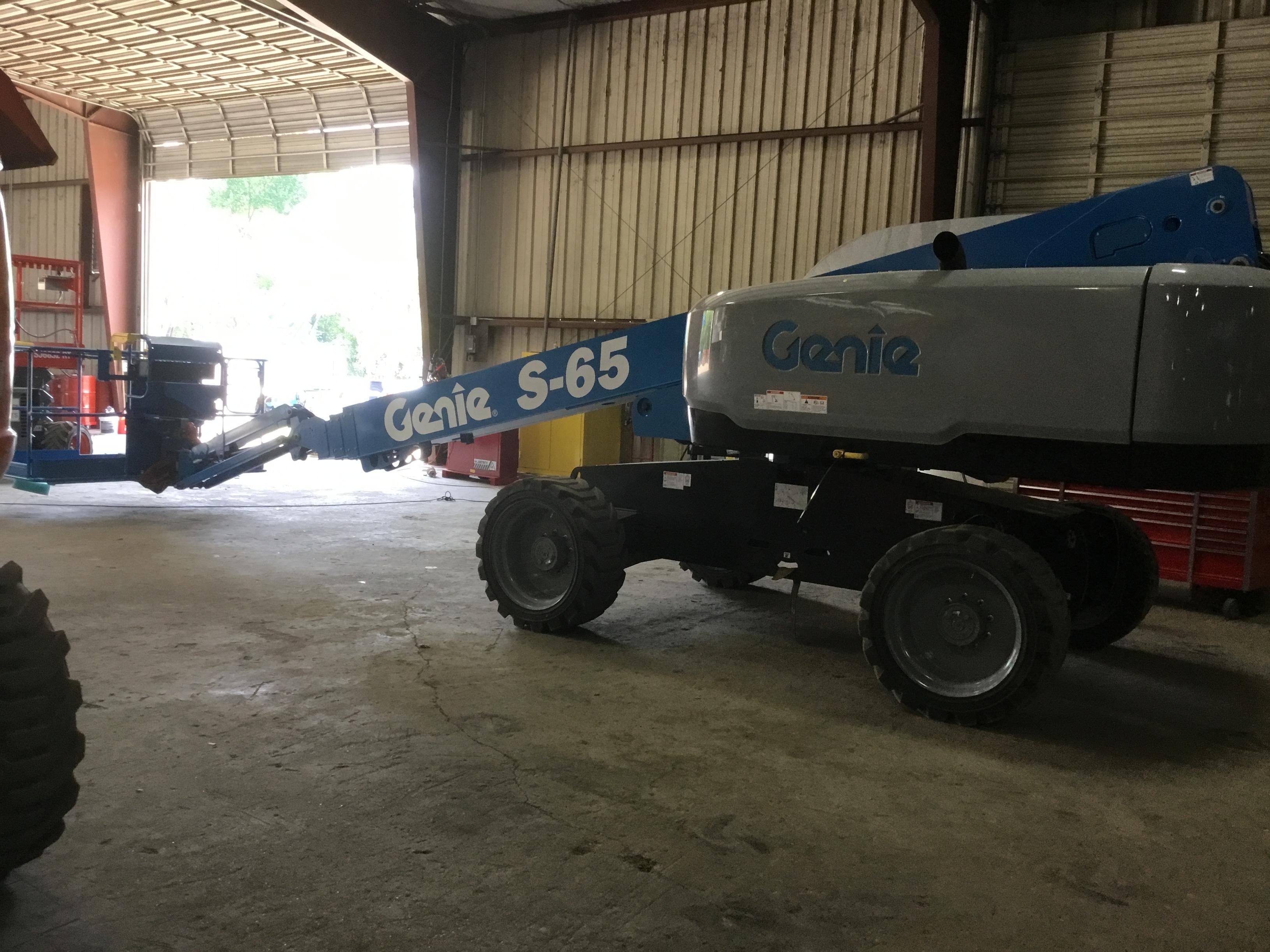 2017 GENIE S-65