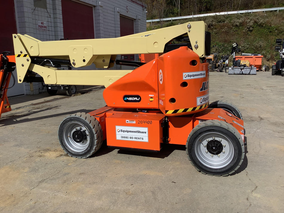 2022 JLG E450AJ