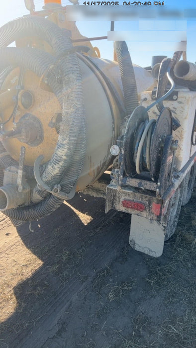 2022 Vac-Tron LP573XDT T4 Koehler Diesel Engine, 500 Gallon Debris Tank, x2 100 Gallon Water Tanks