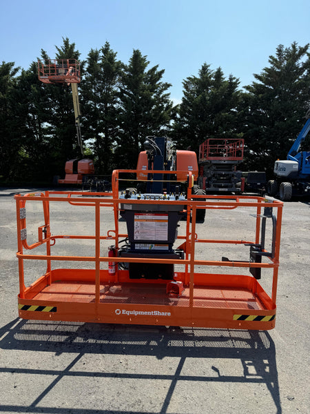 2023 JLG 660SJ