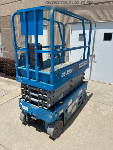 2019 Genie GS-1930 Fixed rails with chain Entry