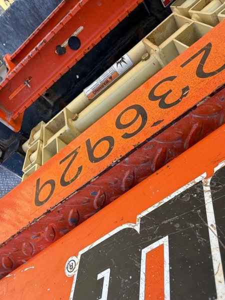 2022 JLG ES1932