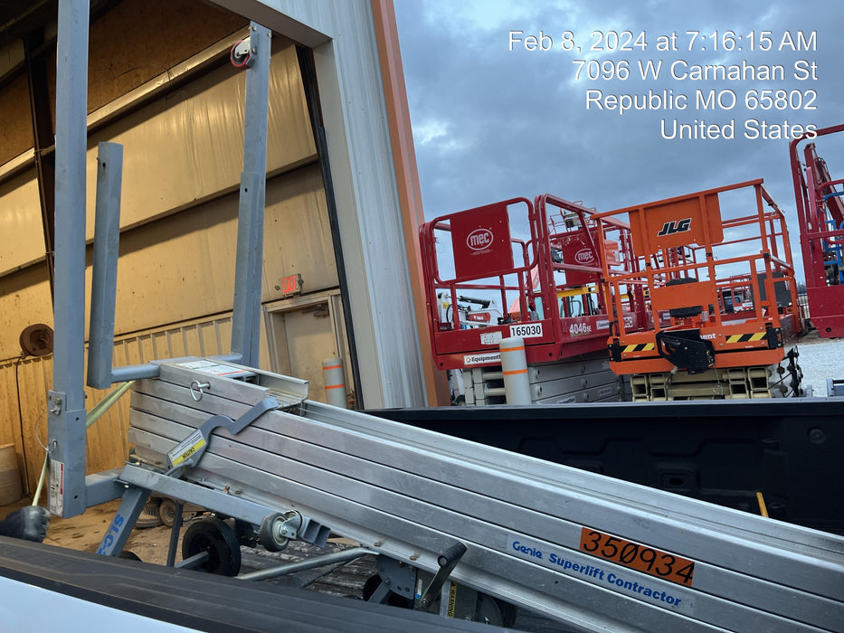 2023 GENIE SLC-24