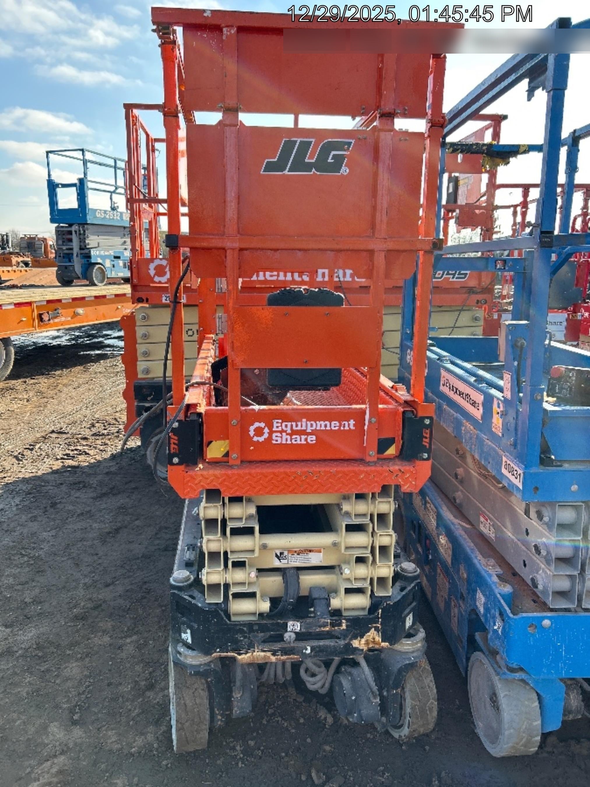 2022 JLG ES1932