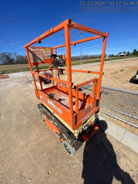 2021 JLG ES1330L