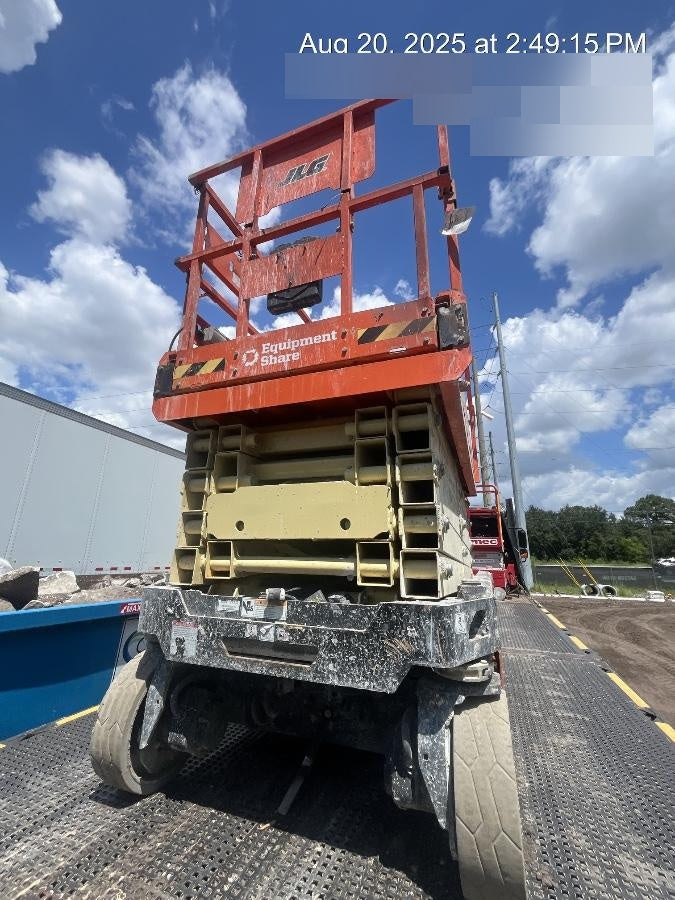 2022 JLG ES3246